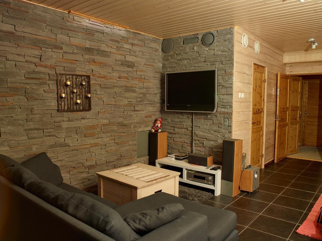 Miekojaervi Resort Pello Habitación foto
